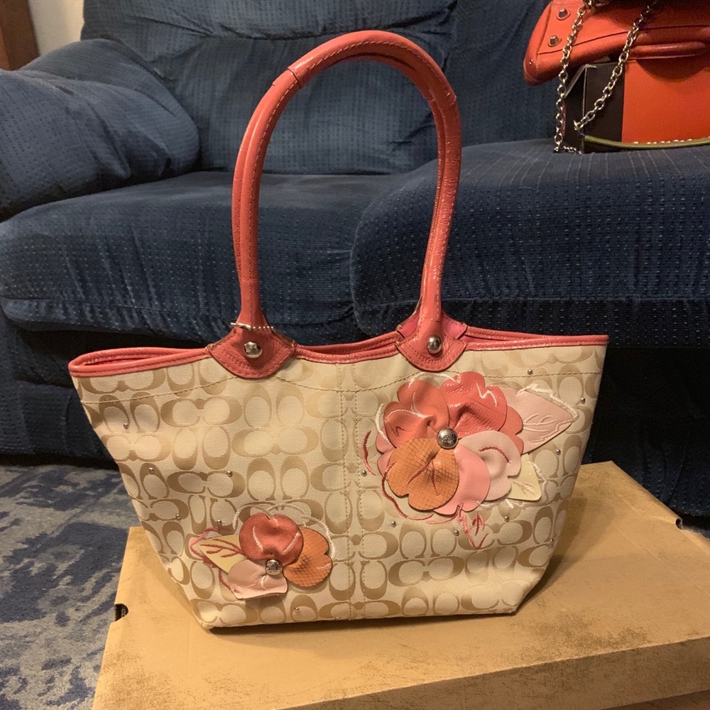 Gently used Coach purse!